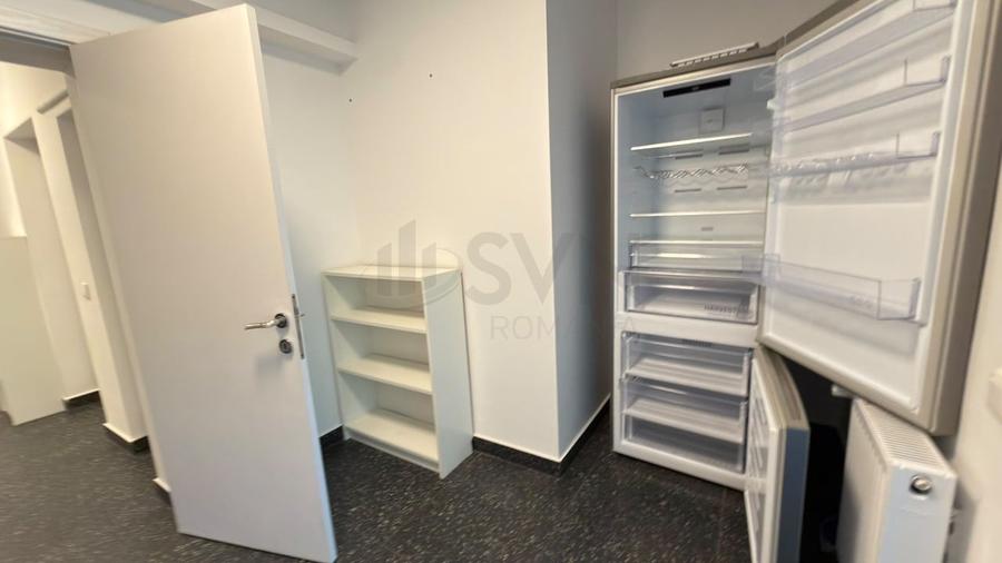 Apartament cu 3 camere semidecomandat, mobilat în Primăverii