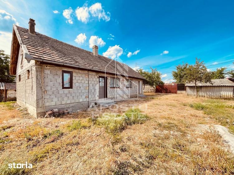 Casă cu 2 camere cu Teren 1472 Mp în Central