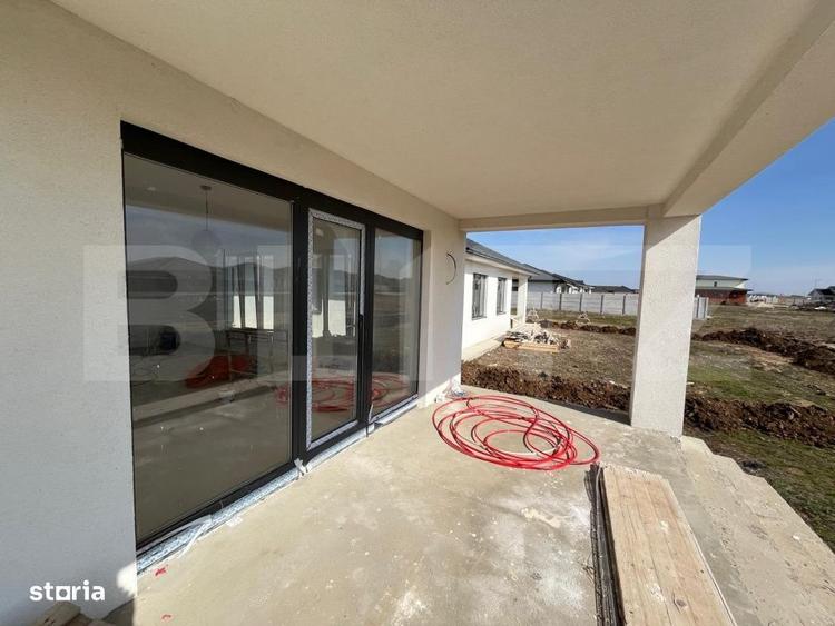 Casă cu 4 camere în Sântandrei