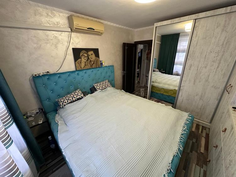 Apartament cu 4 camere semidecomandat, mobilat în Moșilor