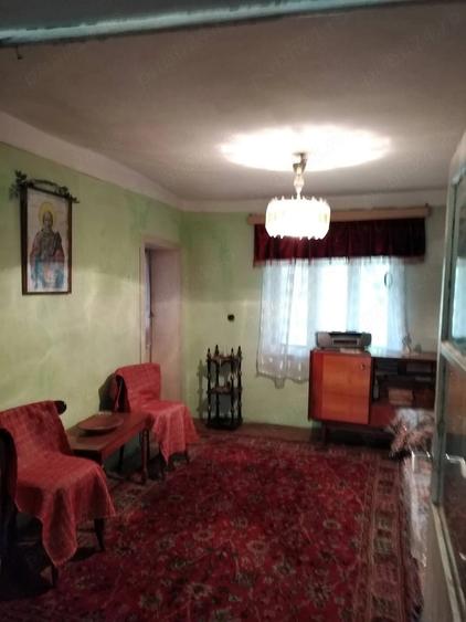 Casă cu Teren 1098 Mp în Bucium