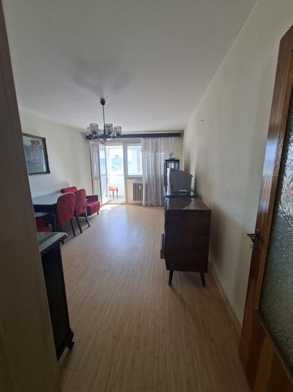 Apartament cu 3 camere decomandat în Obor