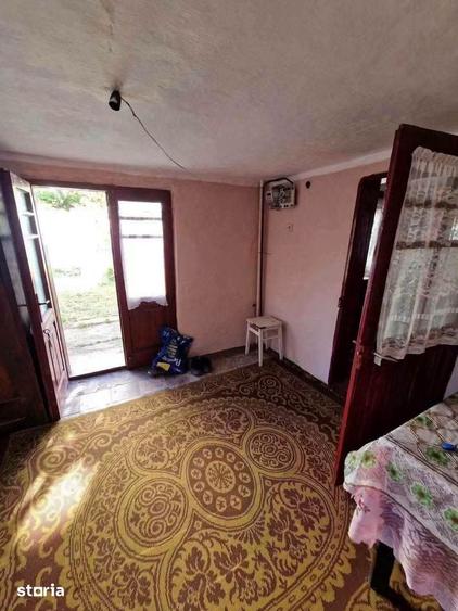 Casă cu 3 camere cu Teren 1200 Mp în Central