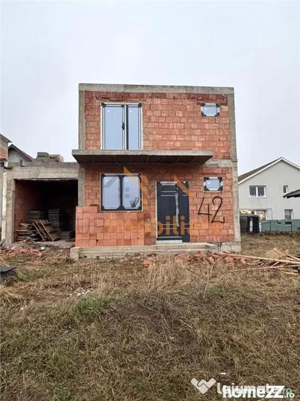 Casă cu 3 camere cu Teren 250 Mp în Central