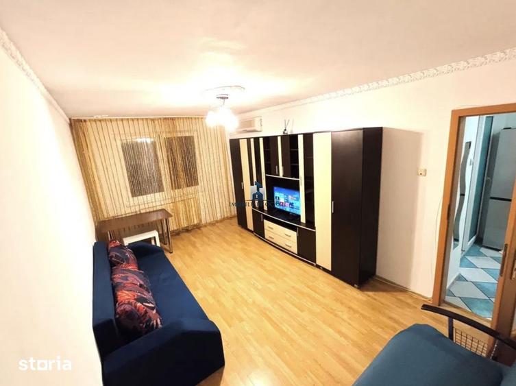 Apartament cu 3 camere decomandat în Berceni