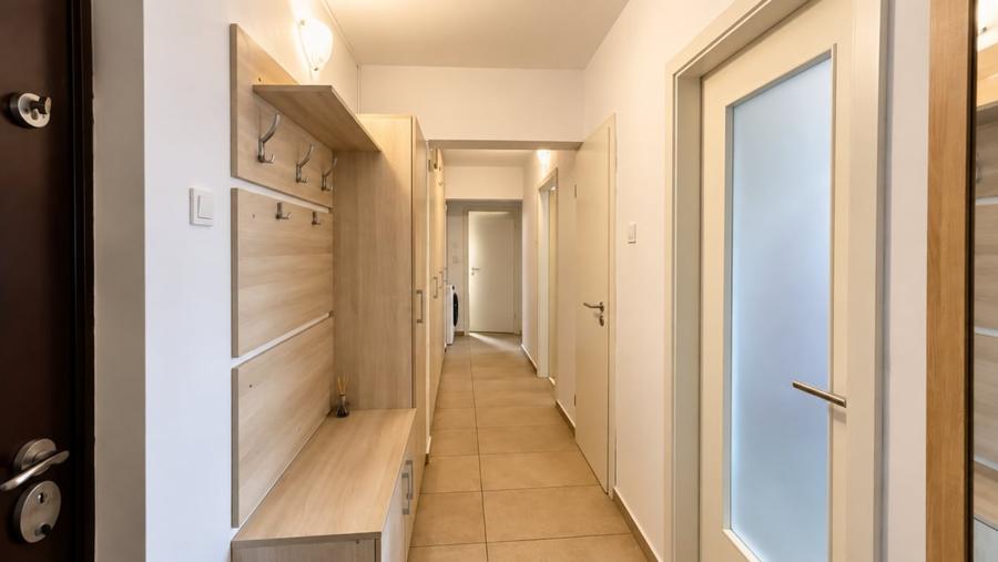 Apartament cu 3 camere decomandat, mobilat în Gării