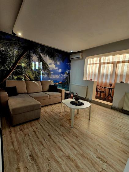 Apartament cu 3 camere decomandat în Micro 11