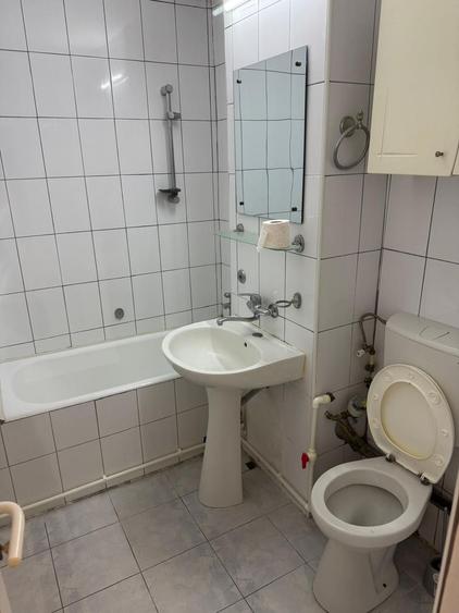 Apartament cu 3 camere decomandat, mobilat în Tomis III