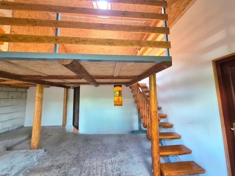Casă individuală cu 3 camere cu Garaj în Dealu
