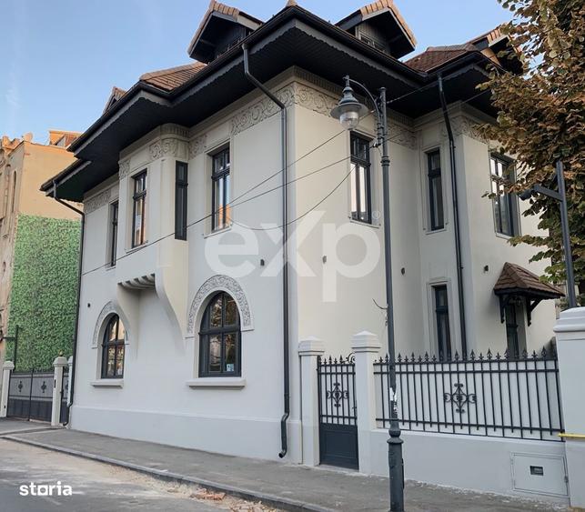 Casă cu 4 camere cu Teren 250 Mp în Romană