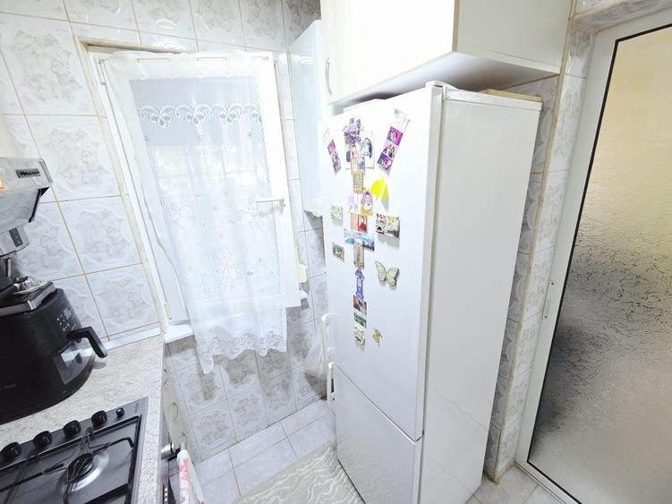 Apartament 3 camere imbunatatit parter balcon Micro 40 - 10