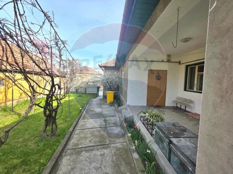 Casă cu 3 camere cu Teren 655 Mp în Sud