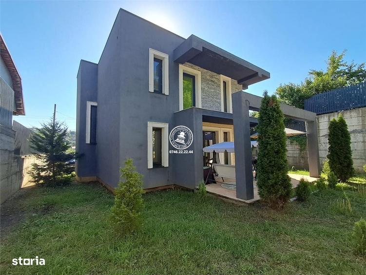 Casă cu 3 camere cu Teren 450 Mp în Podul de Fier