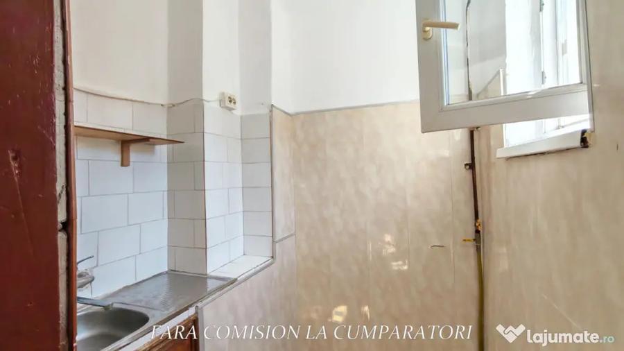 Apartament cu 2 camere semidecomandat în Petrișor