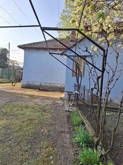 Casă cu 3 camere în Central