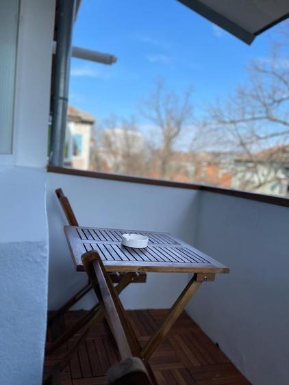 Apartament cu 2 camere semidecomandat în Tipografilor