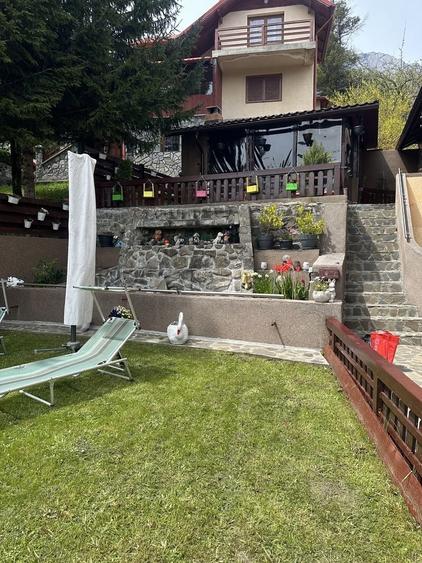 Casă cu 4 camere în Central