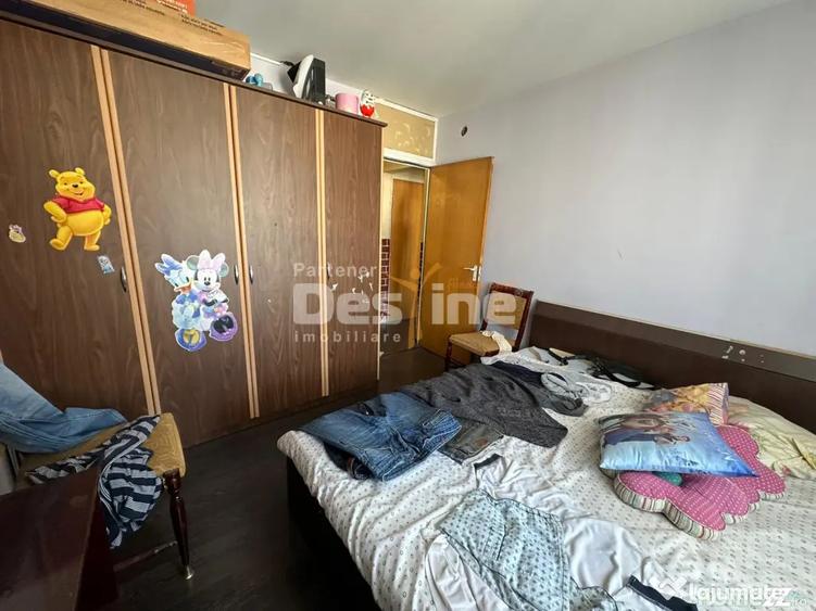 Apartament cu 3 camere decomandat, mobilat în Vitan