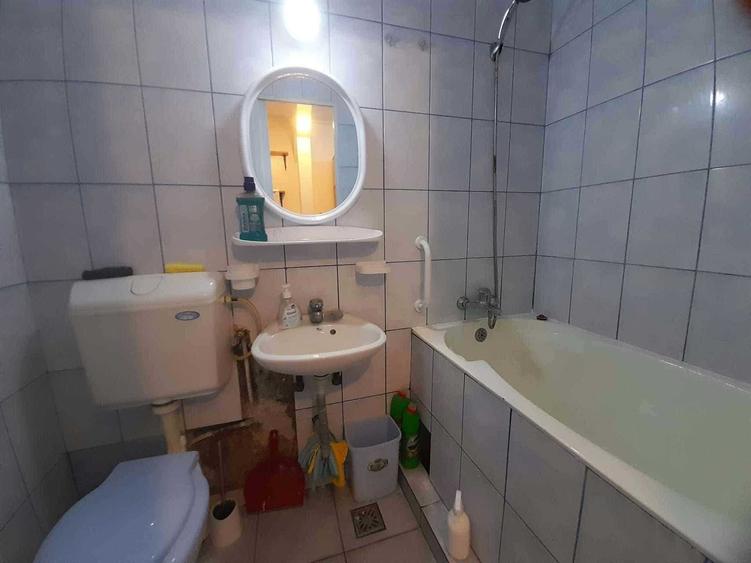 Apartament decomandat în Păsăreni