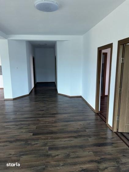 Casă cu 4 camere cu Teren 160 Mp în Central