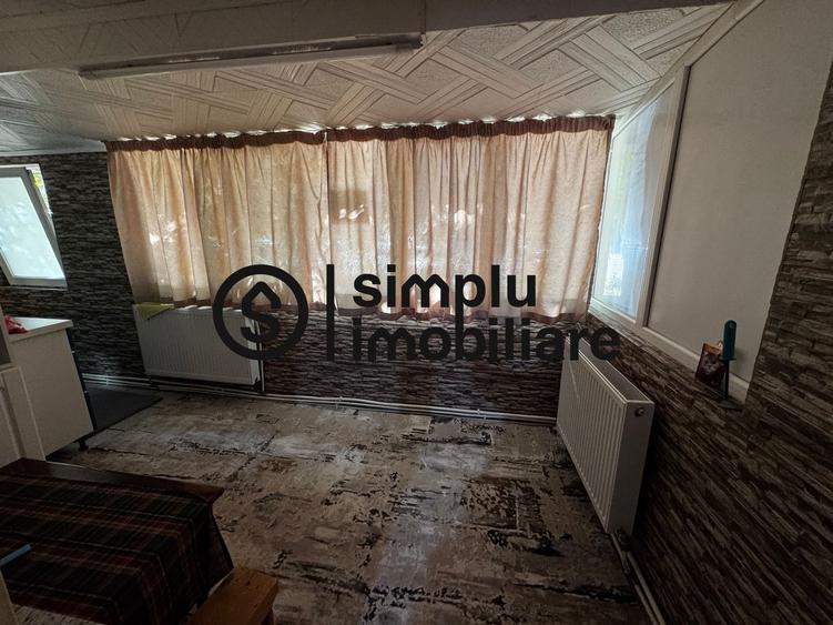 Apartament cu 3 camere semidecomandat în Gării