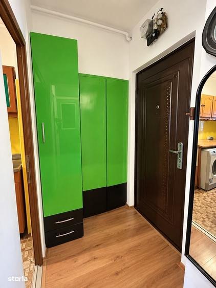 Garsonieră decomandată în Astra