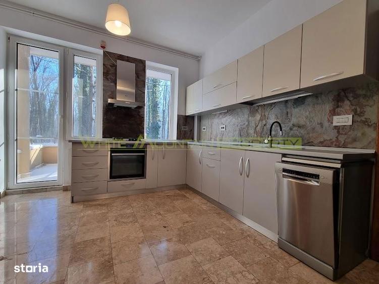 Apartament cu 4 camere în Băneasa