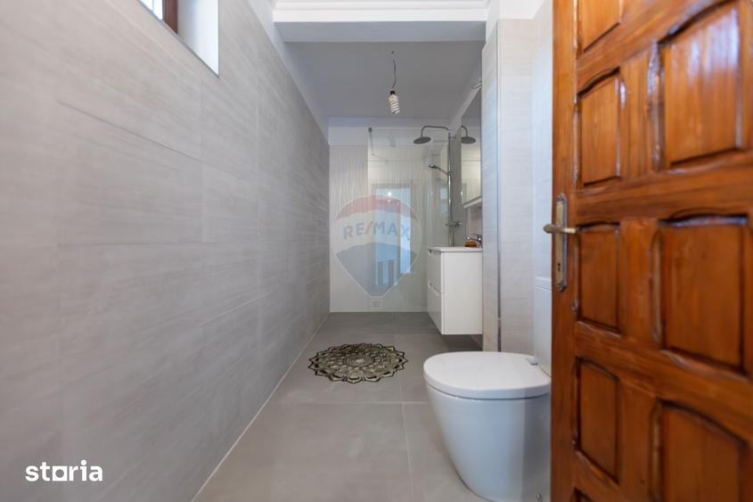 Casă cu 6 camere cu Teren 1710 Mp în Central