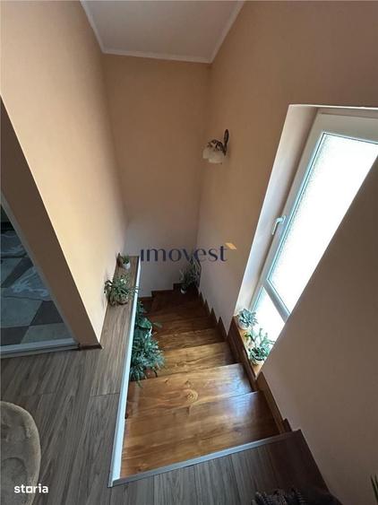Casă cu 4 camere în Central