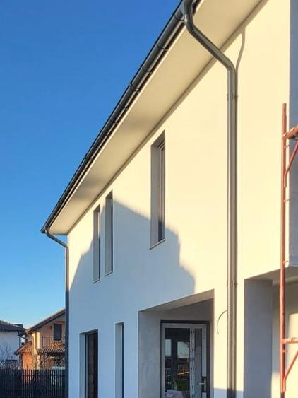 Casă individuală cu 5 camere cu Teren 650 Mp în Central
