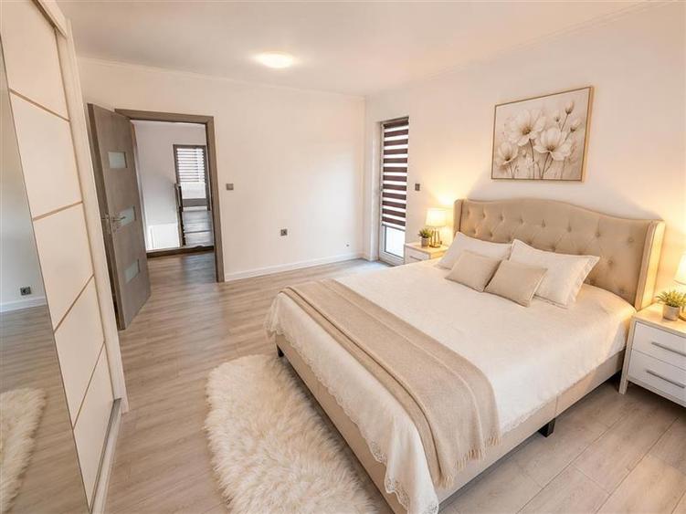Duplex cu 4 camere cu Teren 198 Mp în Livezeni
