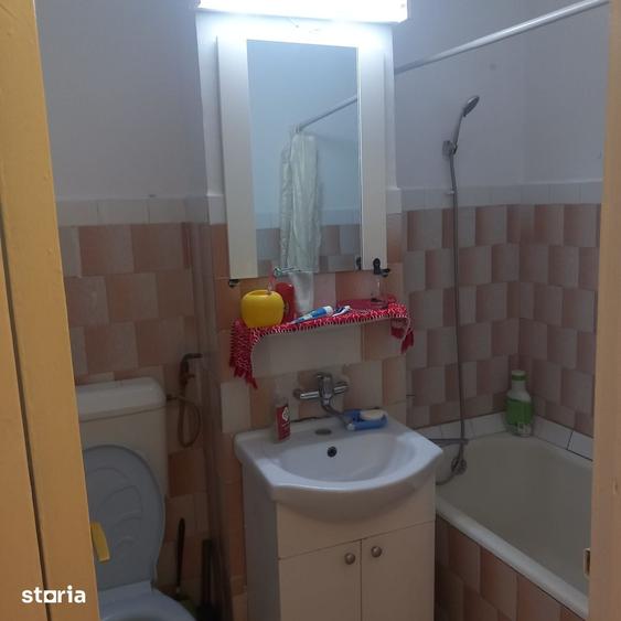 Apartament cu 2 camere semidecomandat în Malu Roșu