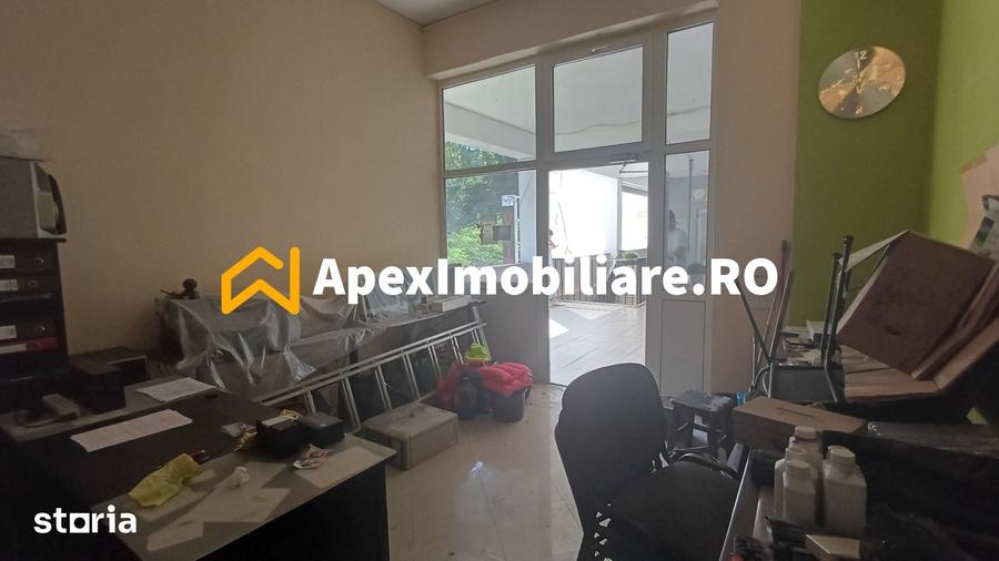 Spațiu comercial, de 30 mp, în Titan