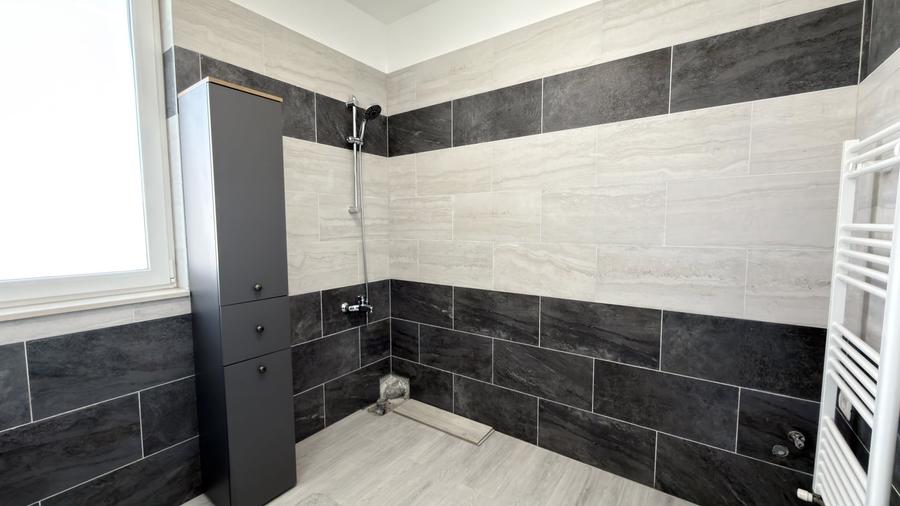 Apartament cu 3 camere decomandat, mobilat în Dumbrăvița