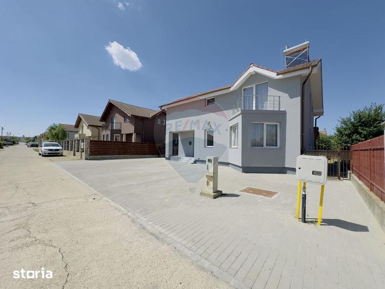 Casă cu 5 camere cu Teren 500 Mp în Paleu