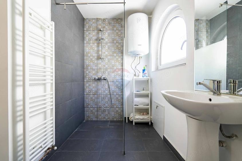 Casă cu 6 camere cu Teren 116 Mp în Ultracentral