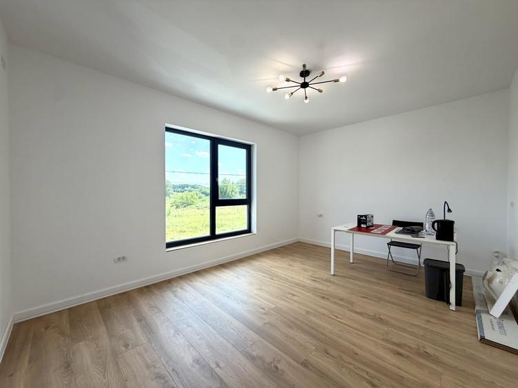 Duplex cu 4 camere cu Canalizare în Dumbrăvița