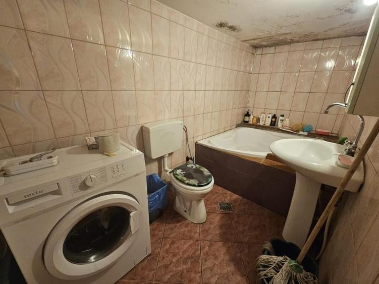 Casă cu 4 camere cu Teren 254 Mp în Giulești