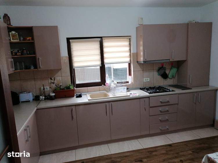 Casă cu 3 camere cu Teren 1197 Mp în Central