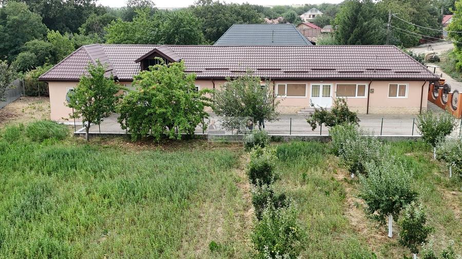 Casă individuală cu 3 camere cu Canalizare în Păunești