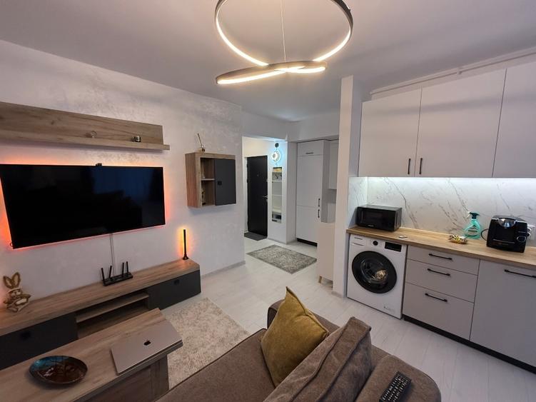 Apartament cu 3 camere decomandat, mobilat în Central