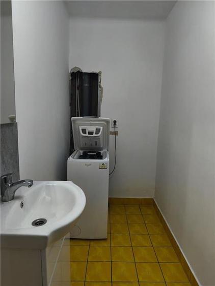 Casă individuală cu 4 camere cu Teren 400 Mp în Semicentral