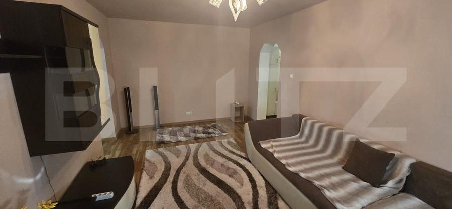 Apartament cu 3 camere decomandat, mobilat în Micro 16