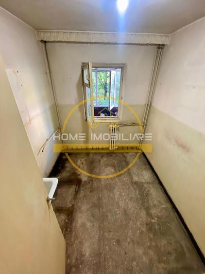Apartament cu 2 camere decomandat în Nicolina