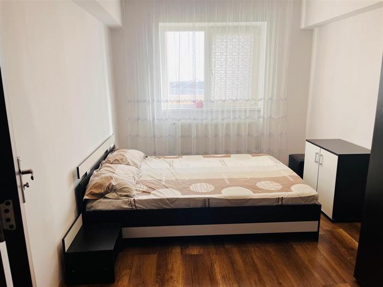 Apartament cu 3 camere decomandat, mobilat în Central