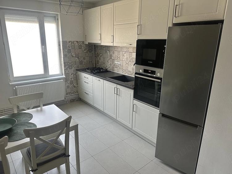 Apartament cu 2 camere decomandat în Cornișa