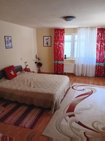 Casă cu Teren 400 Mp în Hăghig