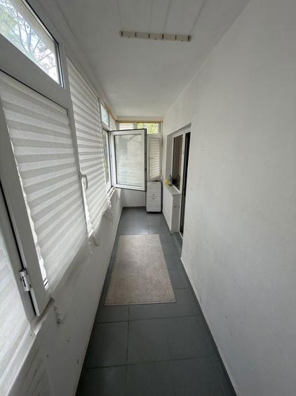 Apartament cu 3 camere decomandat în Exterior Vest