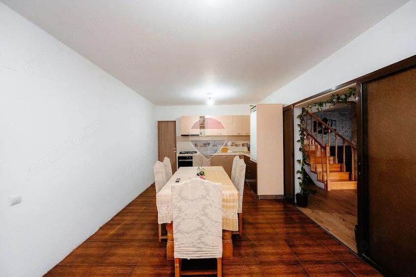 Casă cu 5 camere cu Teren 779 Mp în Piscani