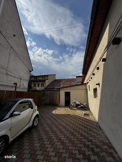Casă cu 4 camere în Central
